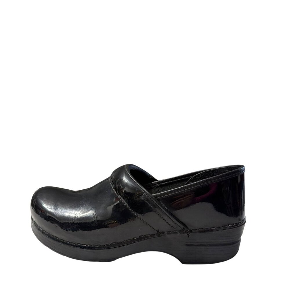 Dansko Size 40 Black Patent Leather Clogs